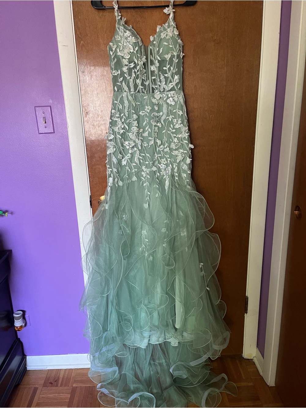 Sage Green Floral Appliqué Mermaid Prom Dress